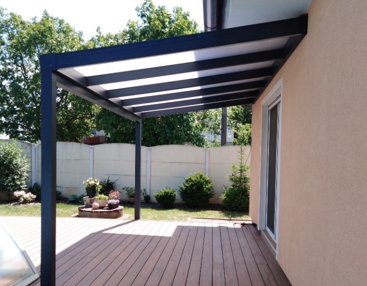 Pergola s polykarbonátovou střechou Loira