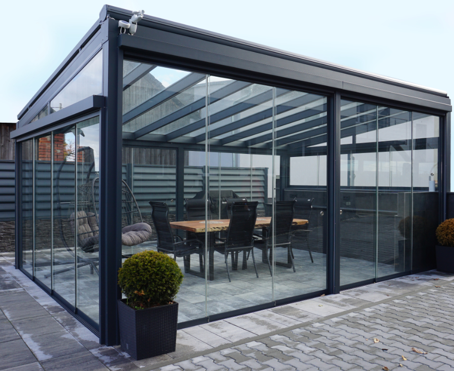 Pergola s prosklenou střechou Tira